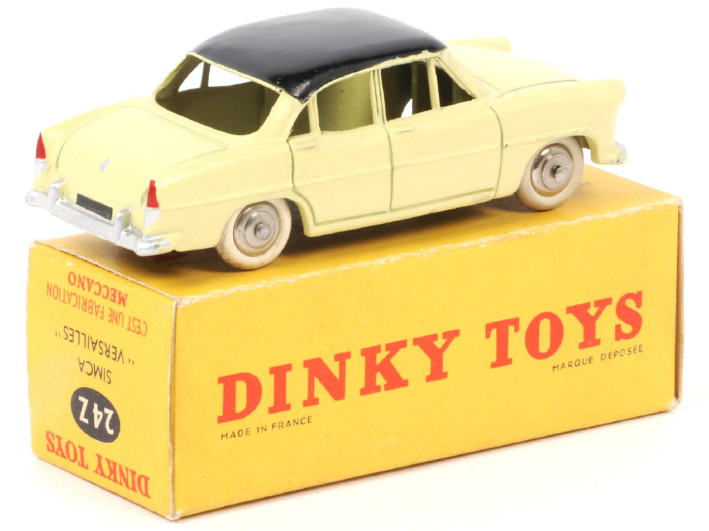 Lot 157 - DINKY TOYS (FRANCE) (1)
