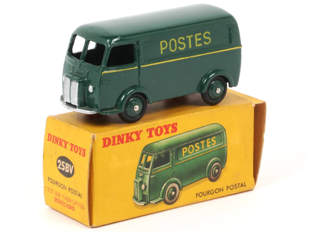Lot 196 - DINKY TOYS (FRANCE) (1)