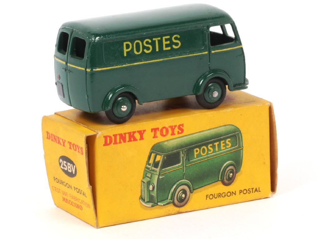 Lot 196 - DINKY TOYS (FRANCE) (1)
