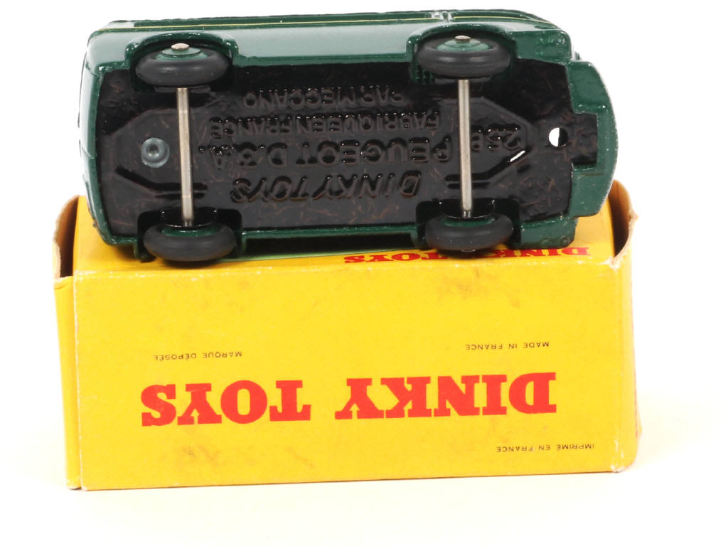 Lot 195 - DINKY TOYS (FRANCE) (1)