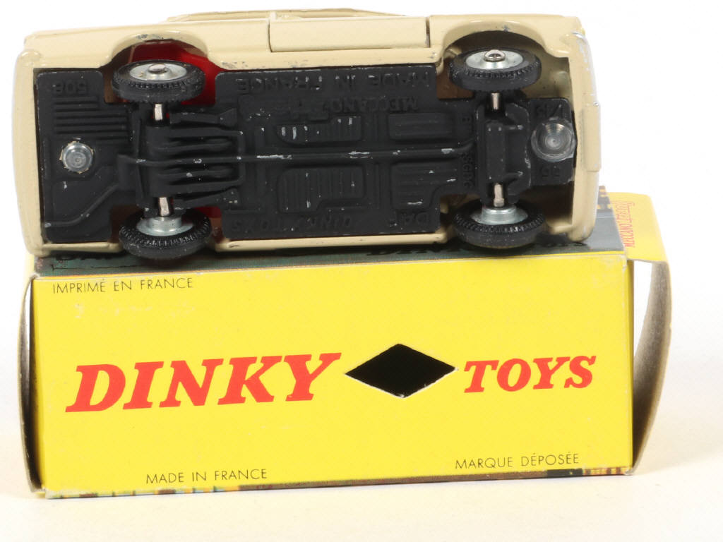 Lot 167 - DINKY TOYS (FRANCE) (1)