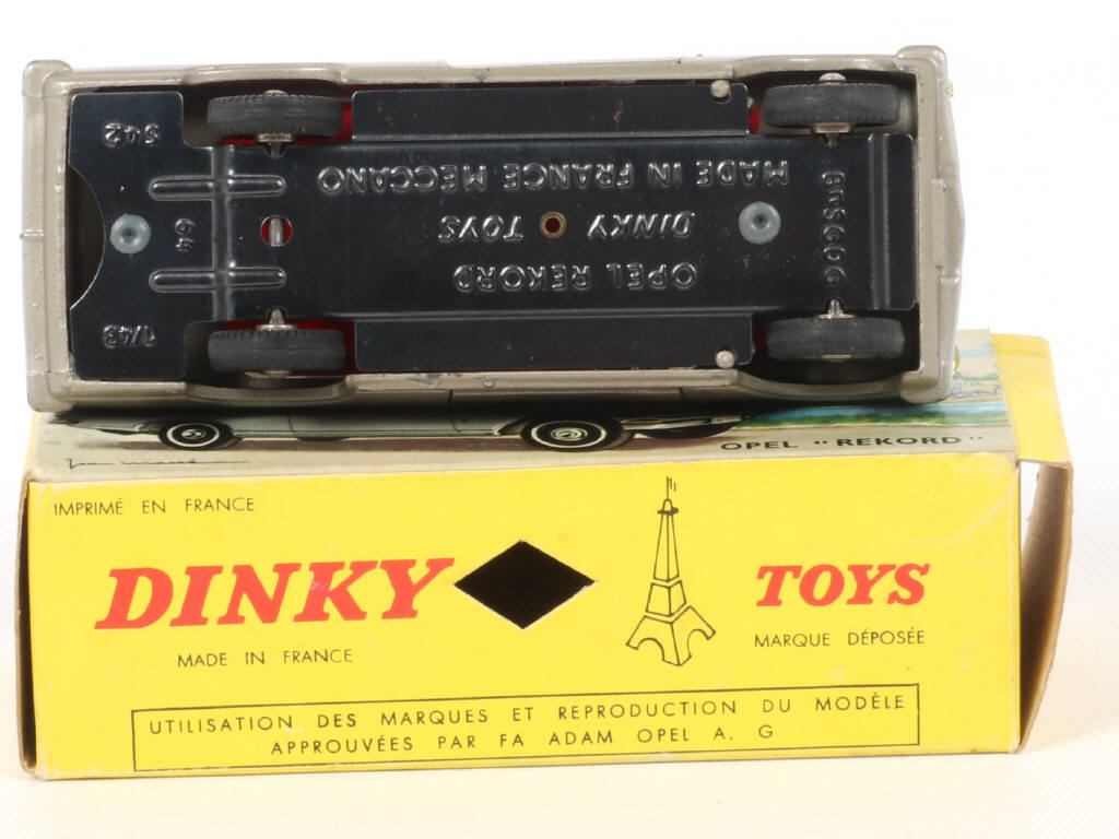 Lot 175 - DINKY TOYS (FRANCE) (1)