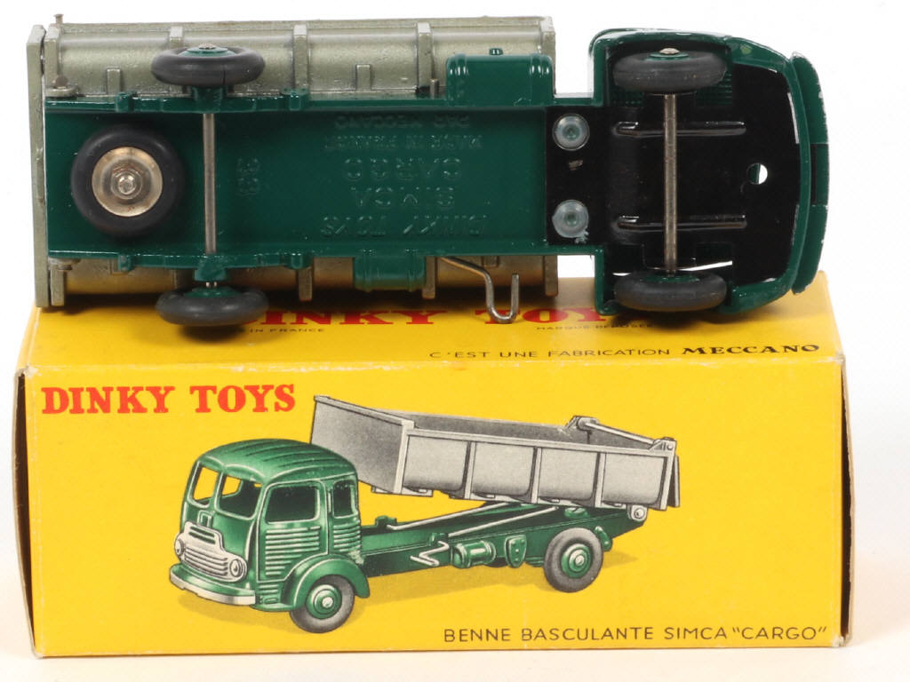 Lot 201 - DINKY TOYS (FRANCE) (1)