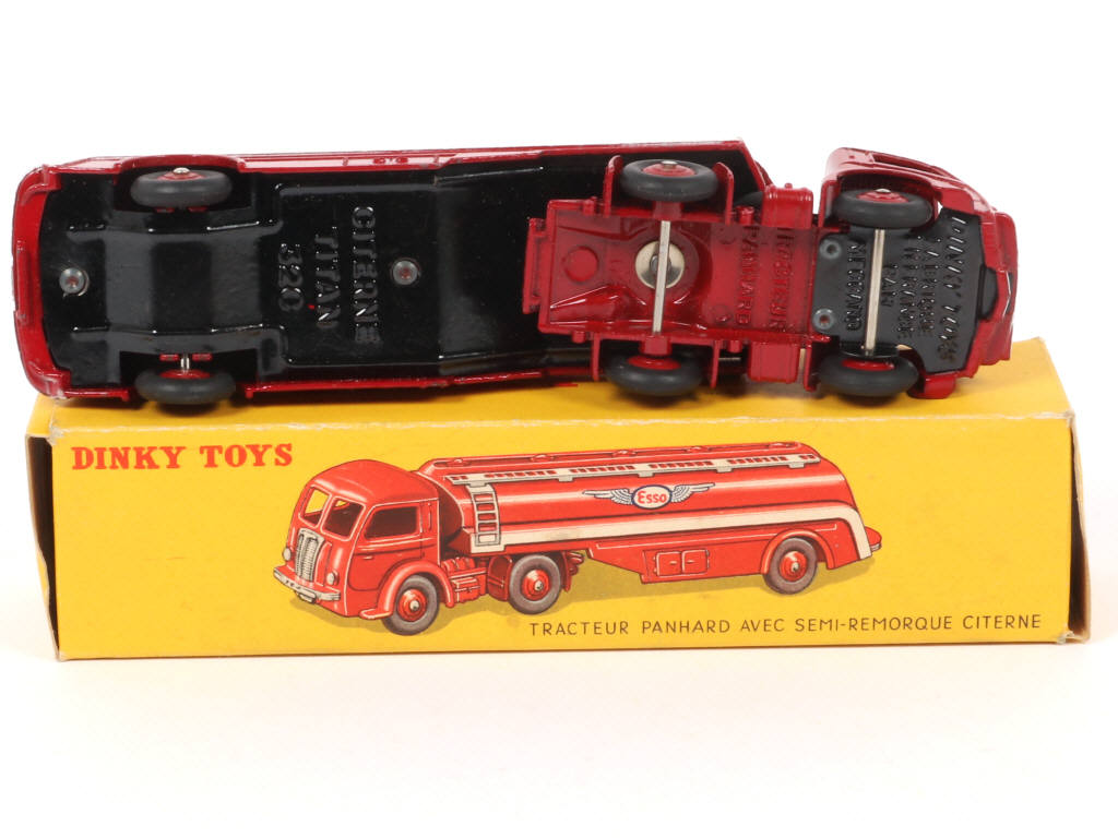 Lot 204 - DINKY TOYS (FRANCE) (1)