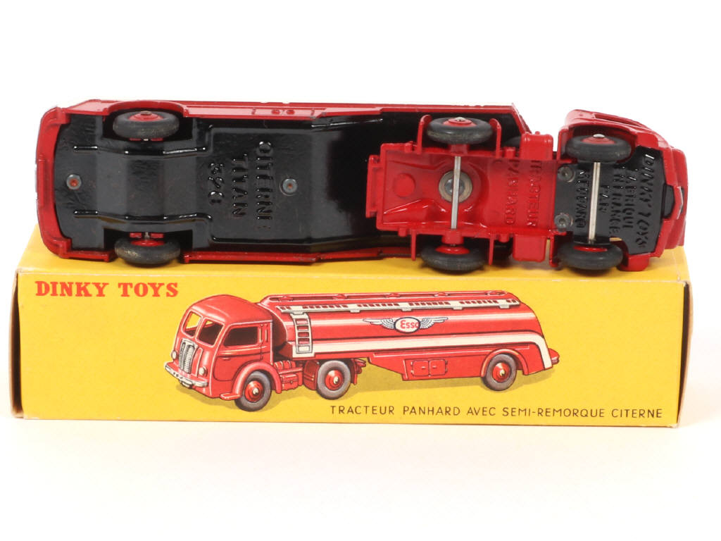 Lot 203 - DINKY TOYS (FRANCE) (1)
