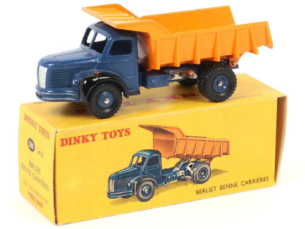 Lot 202 - DINKY TOYS (FRANCE) (1)