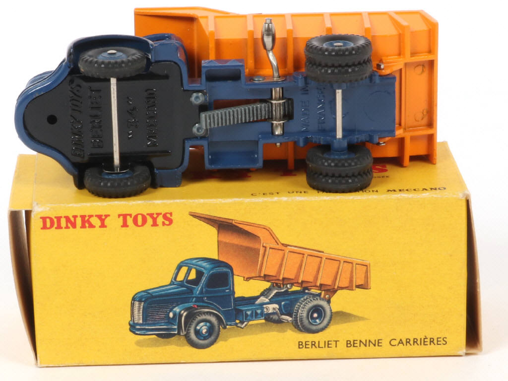 Lot 202 - DINKY TOYS (FRANCE) (1)