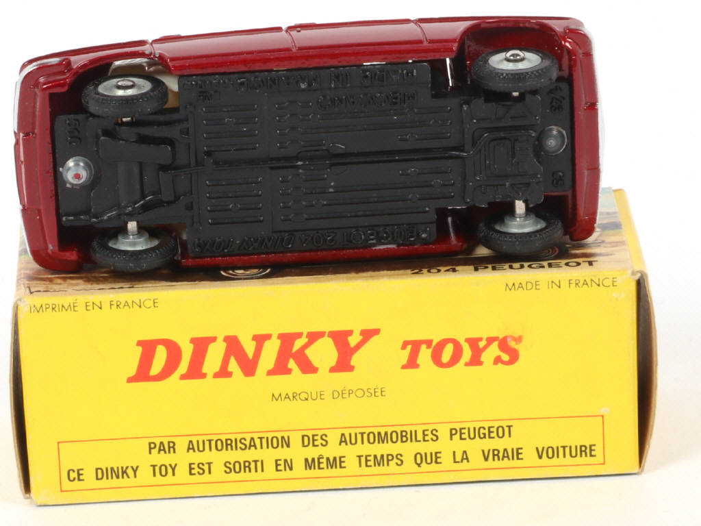 Lot 169 - DINKY TOYS (FRANCE) (1)