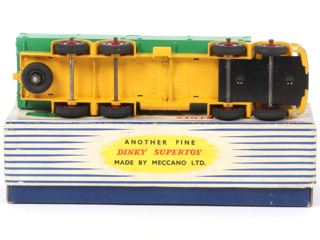 Lot 117 - DINKY TOYS (GB) (1)