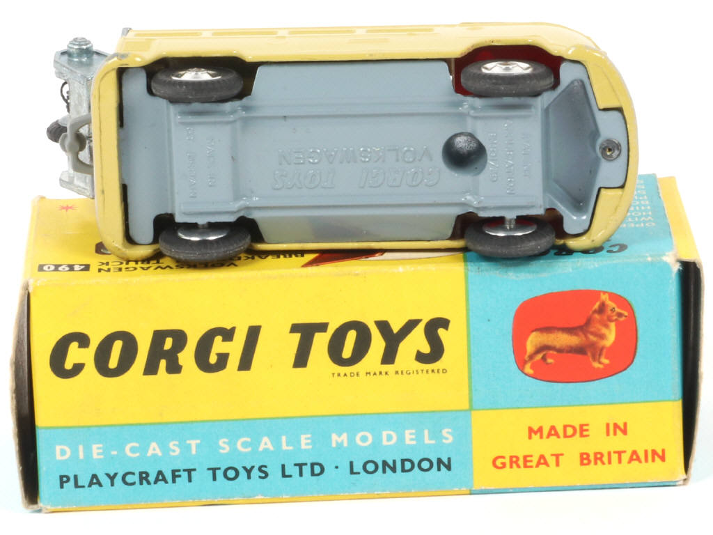 Lot 38 - CORGI TOYS (GB) (1)