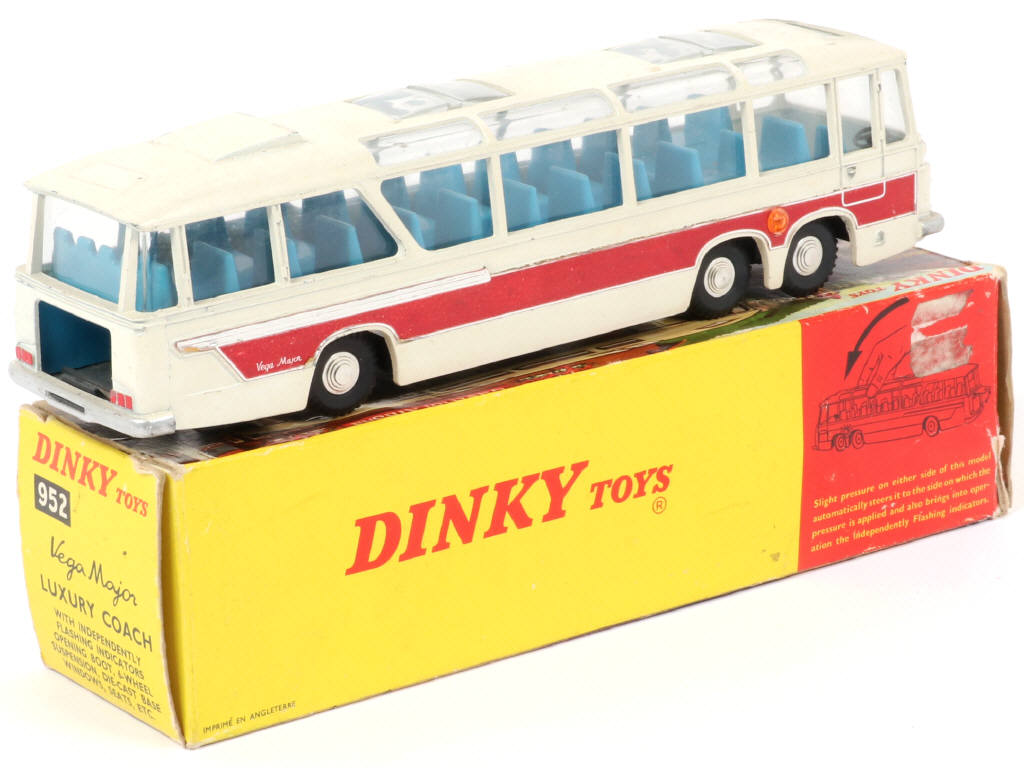 Lot 120 - DINKY TOYS (GB) (1)
