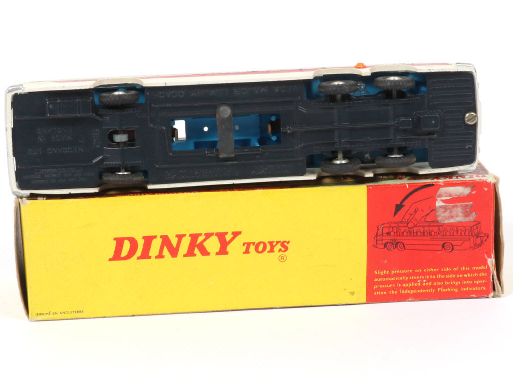 Lot 120 - DINKY TOYS (GB) (1)