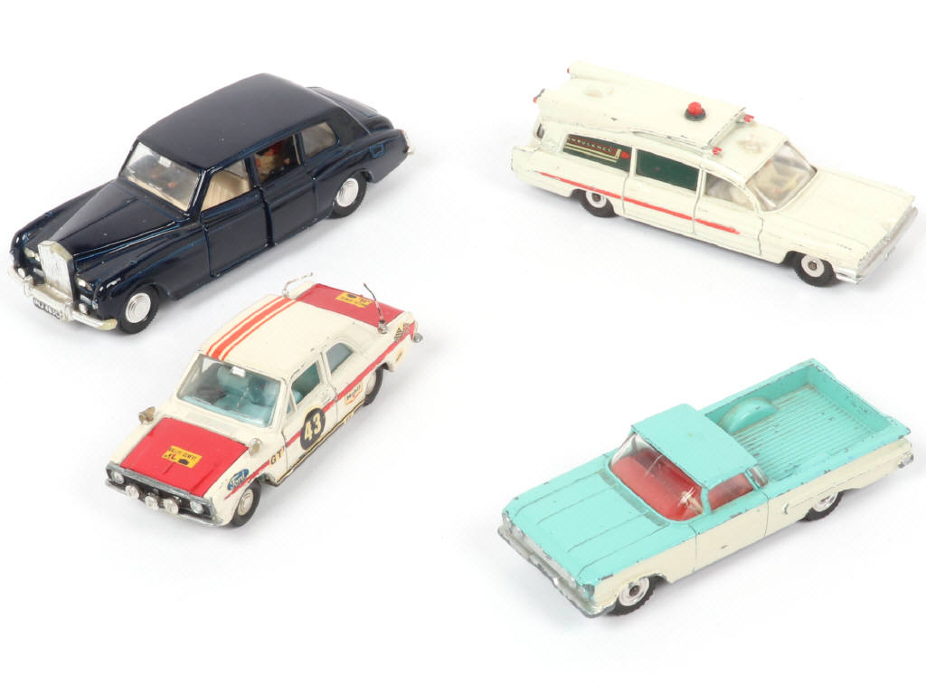 Lot 125 - DINKY TOYS (GB) (4)