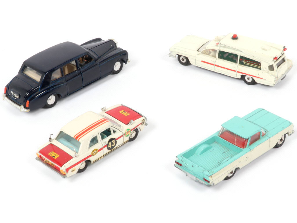 Lot 125 - DINKY TOYS (GB) (4)