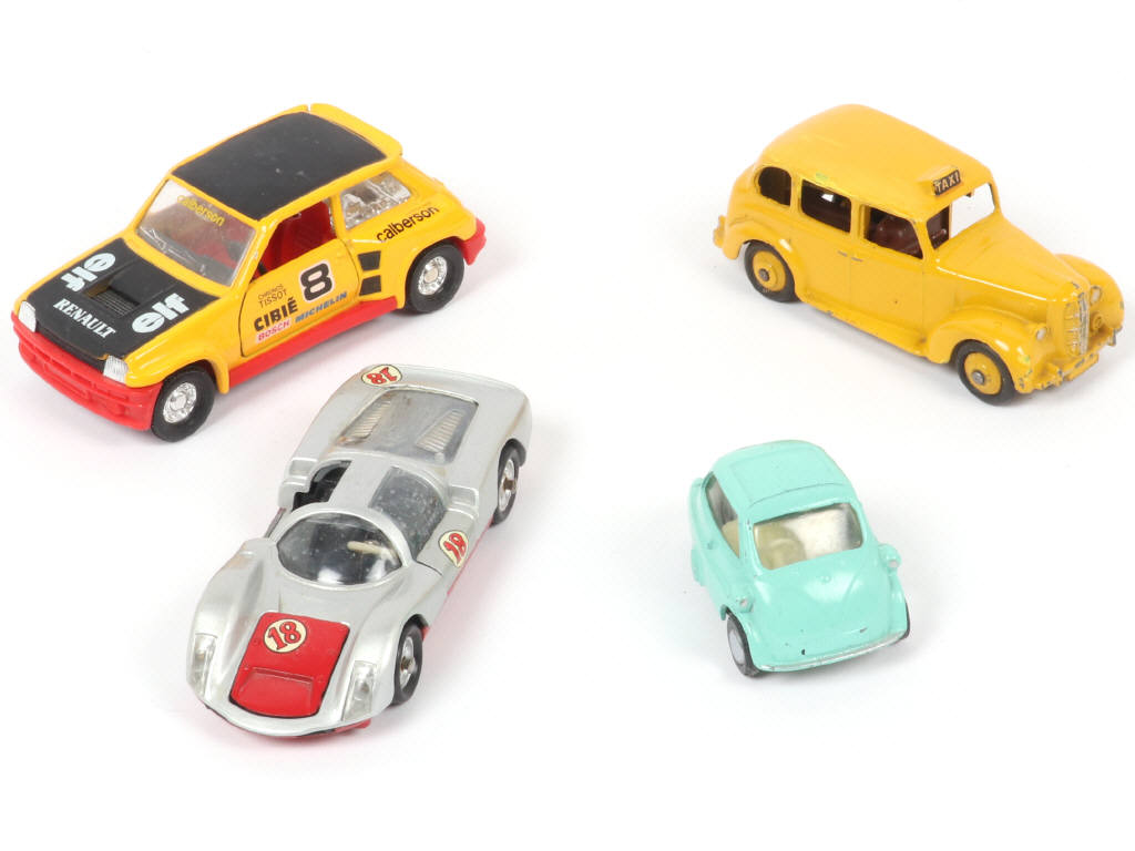 Lot 16 - DIVERS (4)