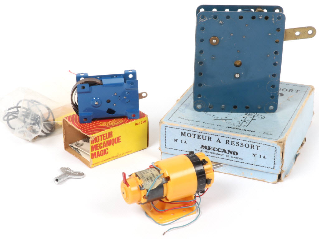 Lot 4 - MECCANO (FRANCE) (3)
