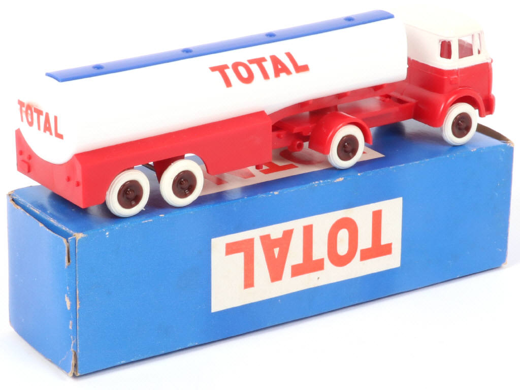 Lot 95 - BOURBON (FRANCE) (1)