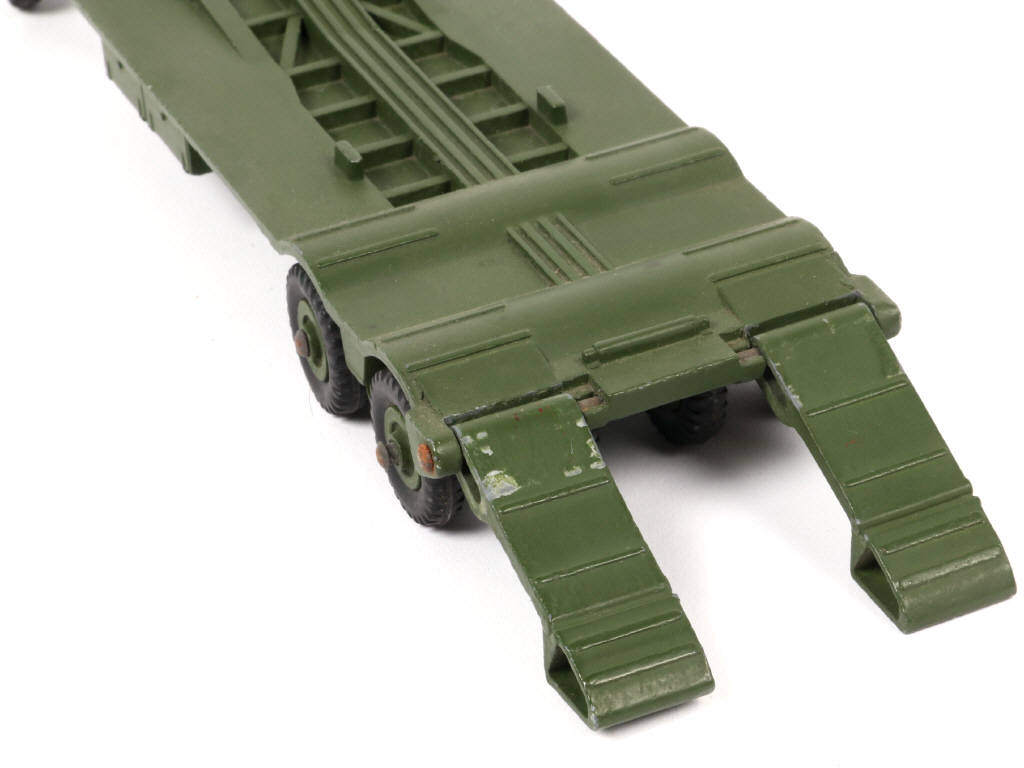 Lot 118 - DINKY TOYS (GB) (1)