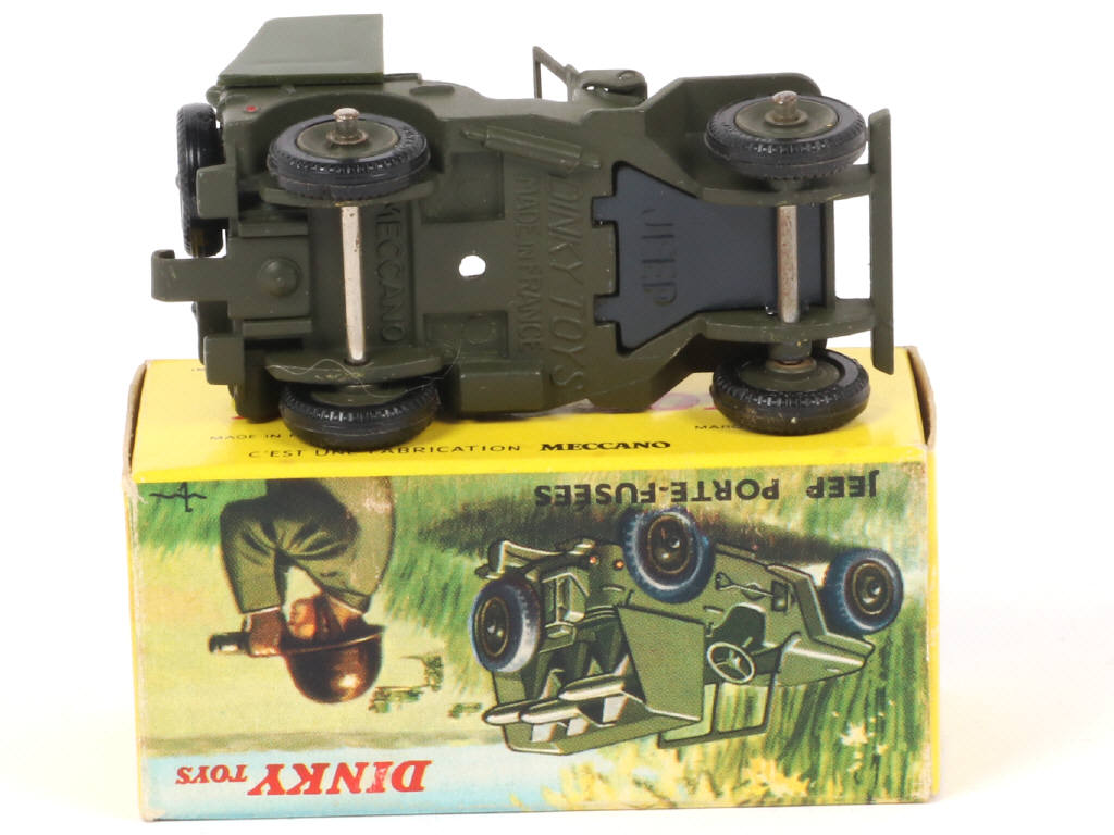 Lot 206 - DINKY TOYS (FRANCE) (1)