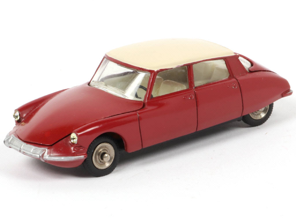 Lot 147 - DINKY TOYS (FRANCE) (1)