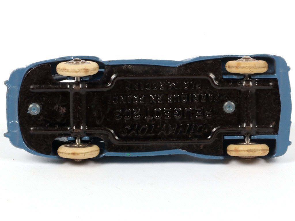 Lot 136 - DINKY TOYS (FRANCE) (1)