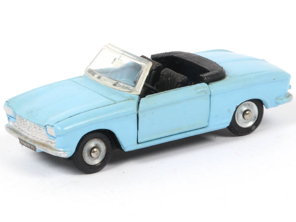 Lot 142 - DINKY TOYS (FRANCE) (1)