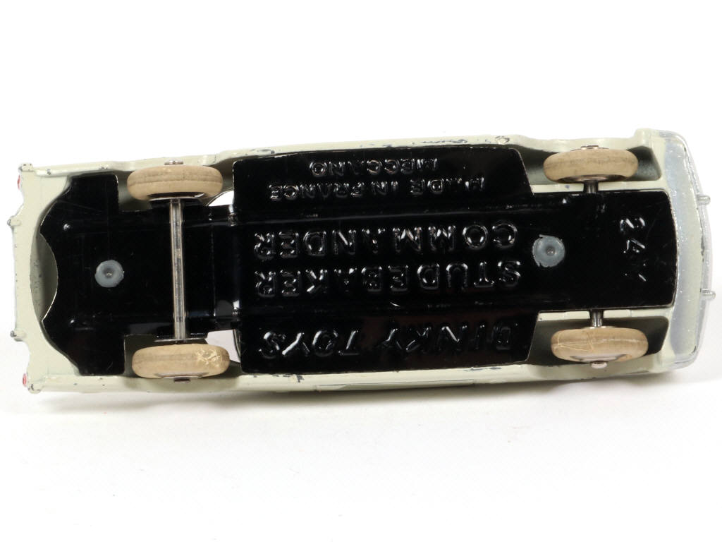 Lot 140 - DINKY TOYS (FRANCE) (1)