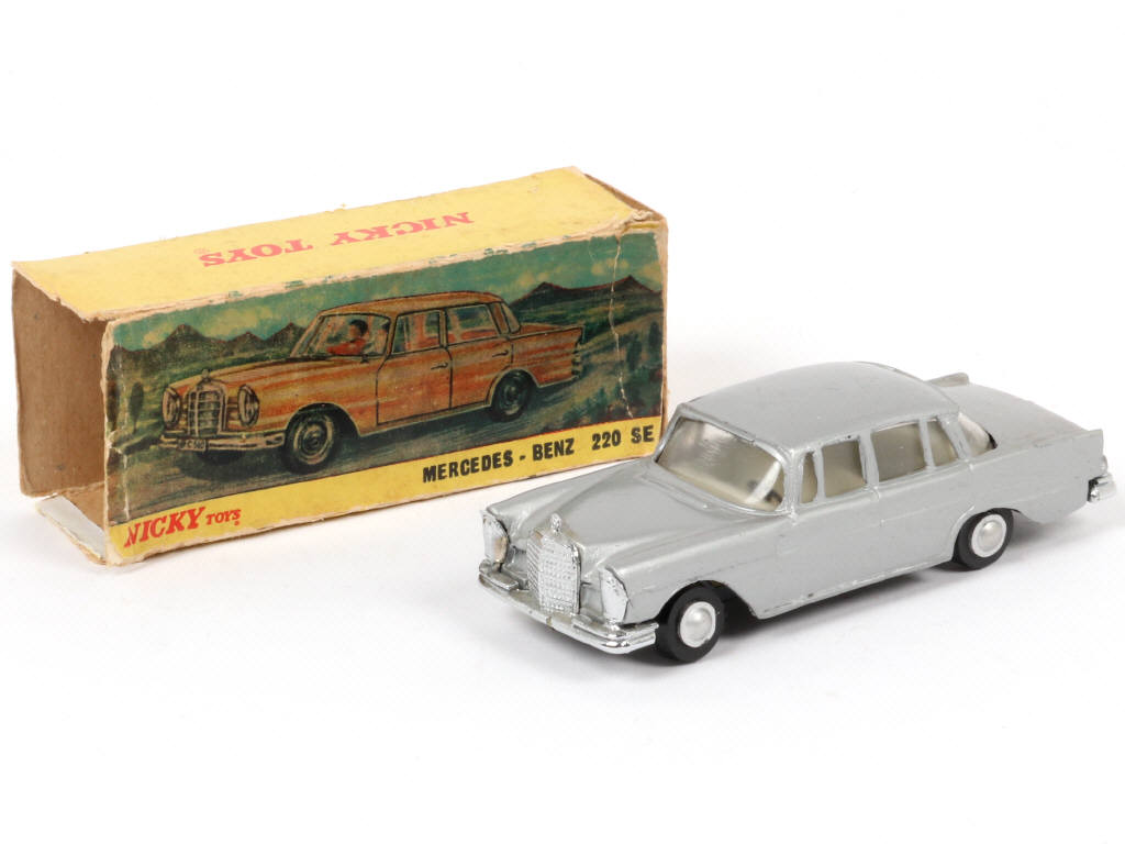 Lot 101 - NICKYTOYS (INDE) (1)