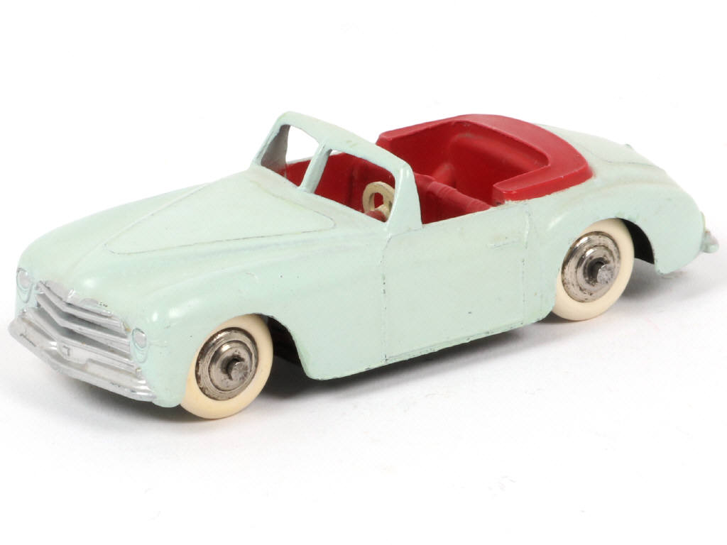 Lot 137 - DINKY TOYS (FRANCE) (1)