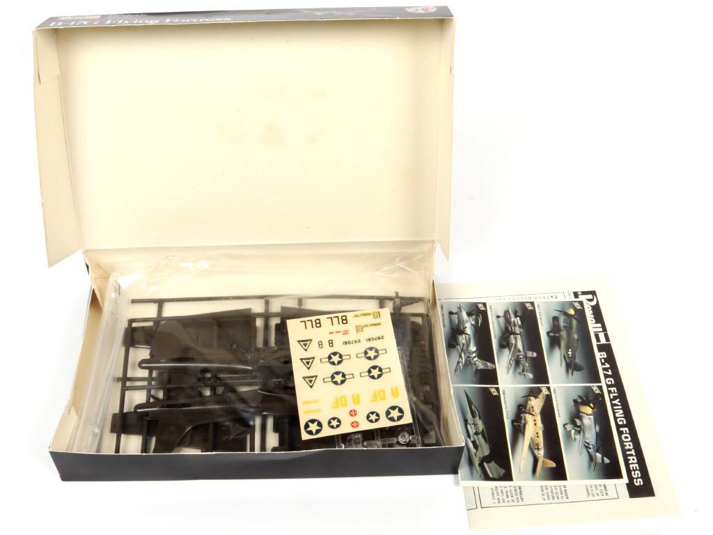 Lot 53 - REVELL (USA) (10)