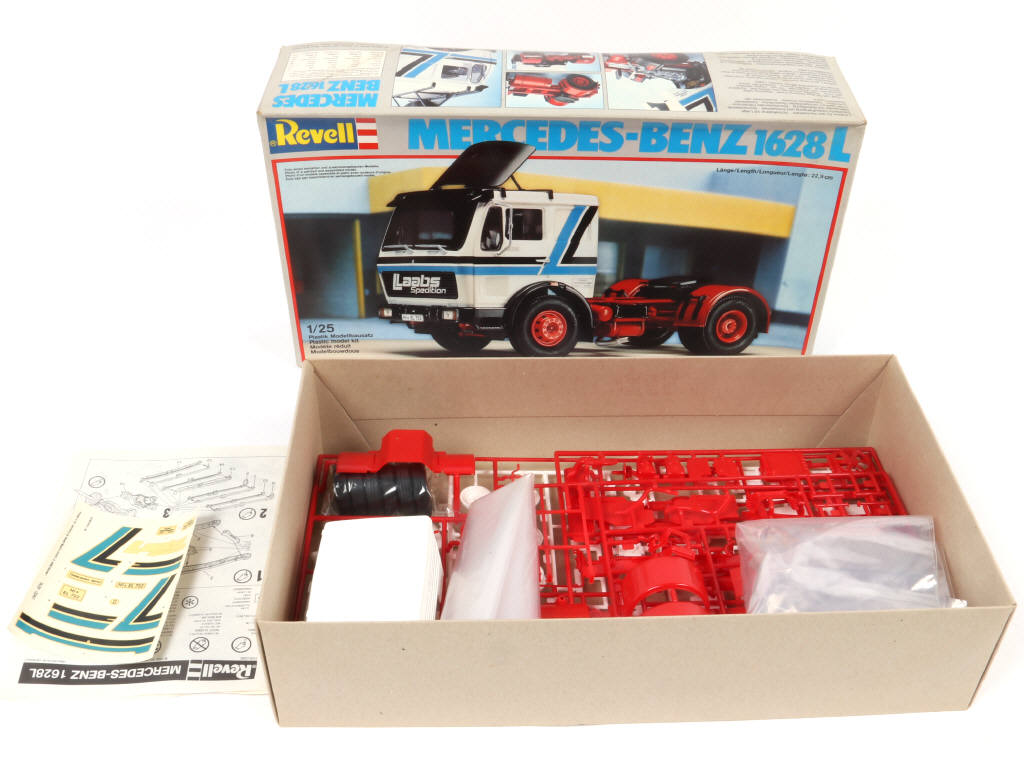 Lot 54 - REVELL (USA) (10)