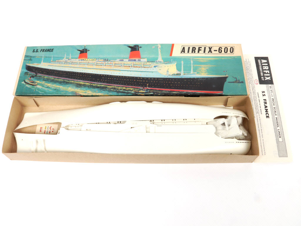 Lot 61 - AIRFIX (GB) (10)