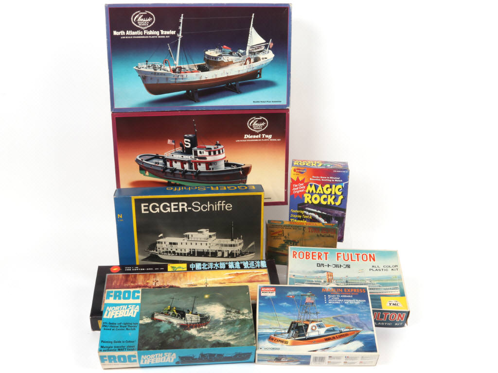 Lot 14 - DIVERS (9)