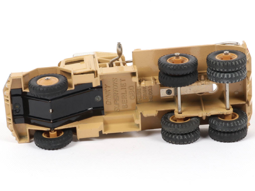 Lot 159 - DINKY TOYS (FRANCE) (1)