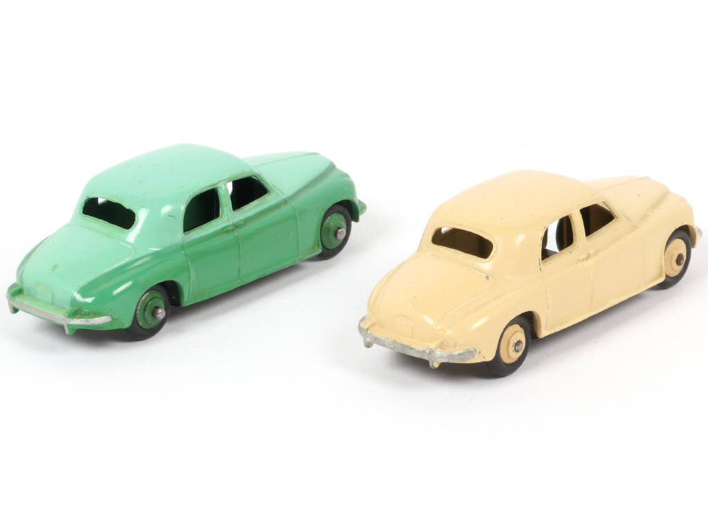 Lot 103 - DINKY TOYS (GB) (2)