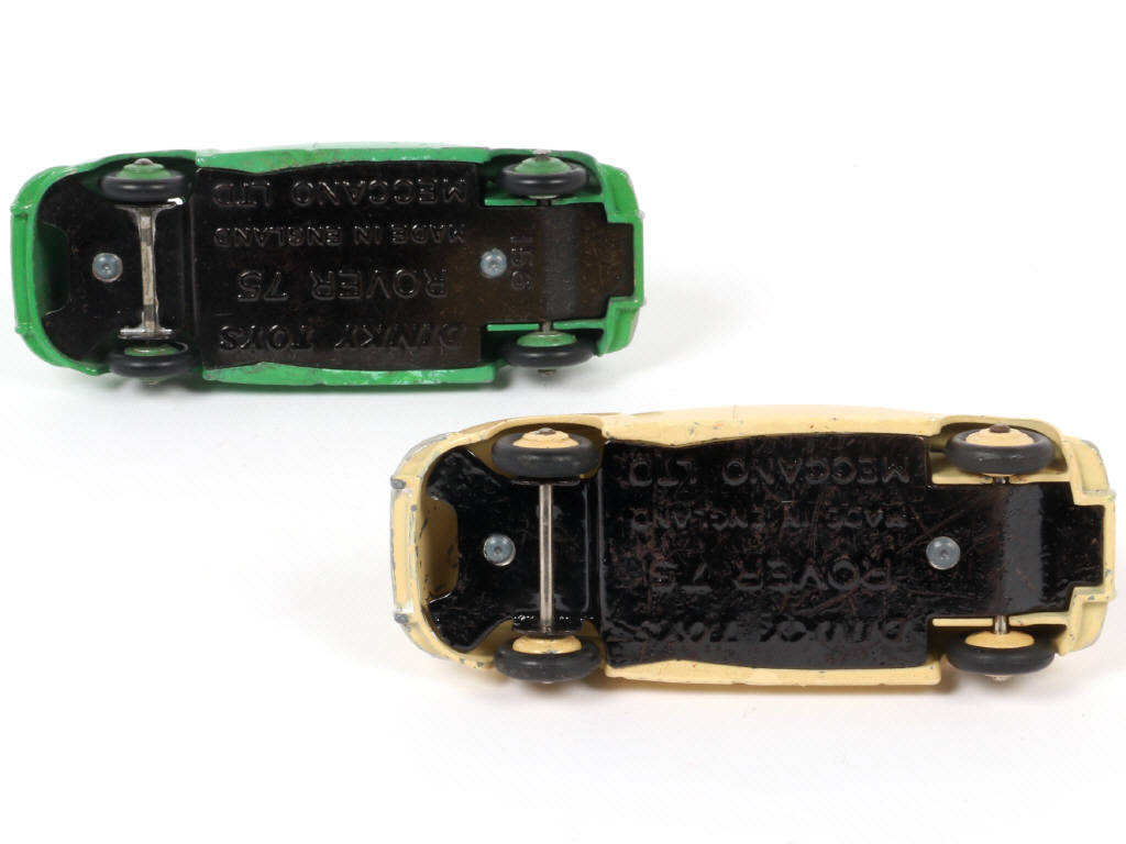 Lot 103 - DINKY TOYS (GB) (2)