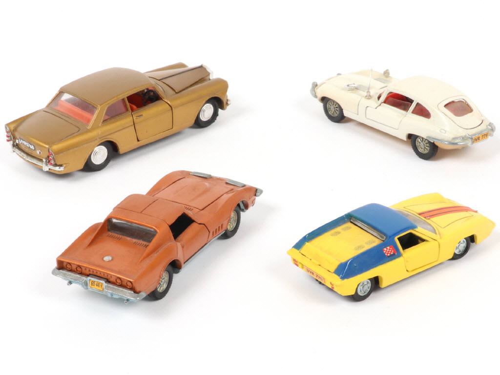 Lot 123 - DINKY TOYS (GB) (4)