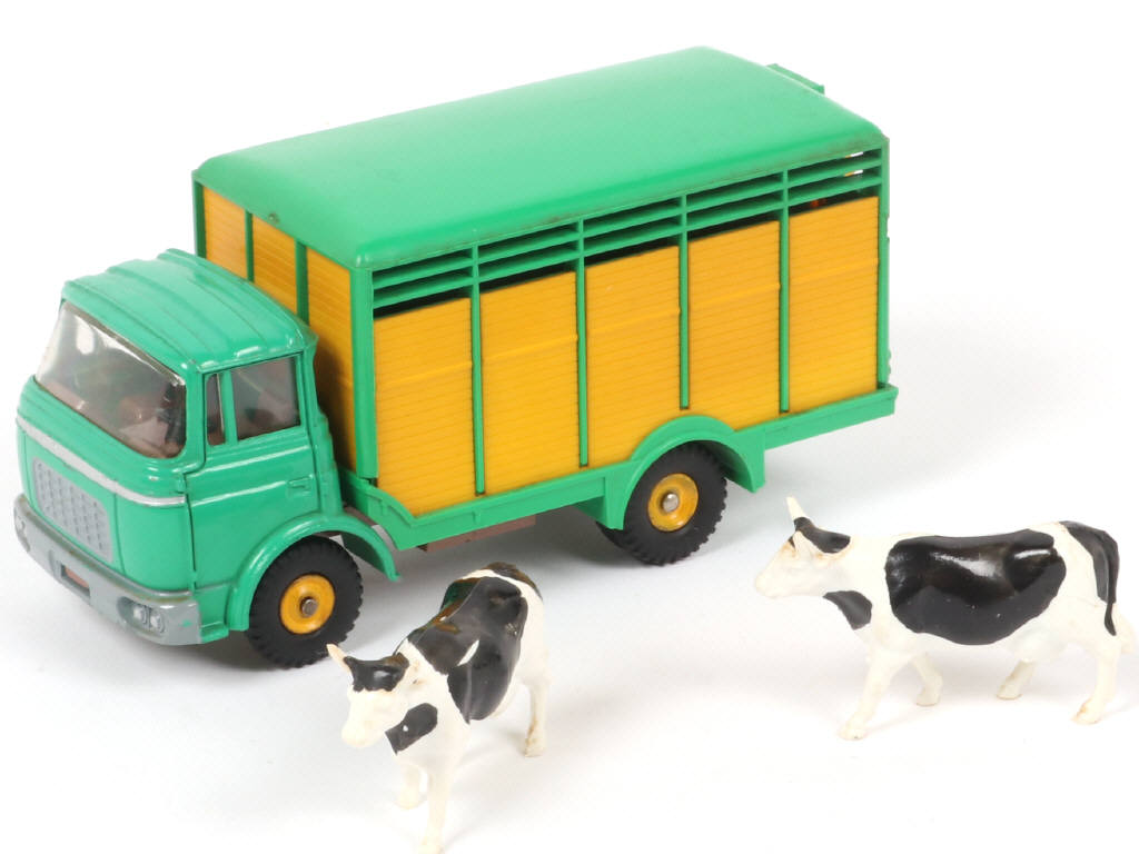 Lot 158 - DINKY TOYS (FRANCE) (1)