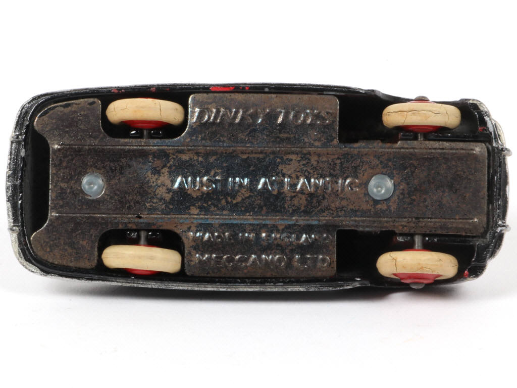 Lot 61 - DINKY TOYS (GB) (1)