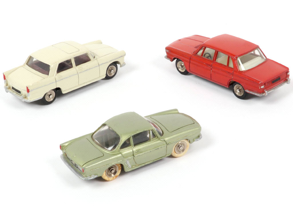 Lot 206 - DINKY TOYS (FRANCE) (3)
