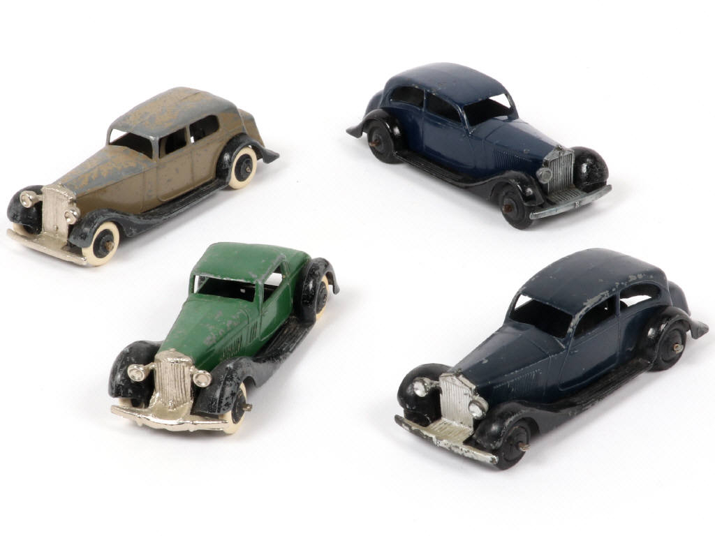 Lot 129 - DINKY TOYS (GB) (4)