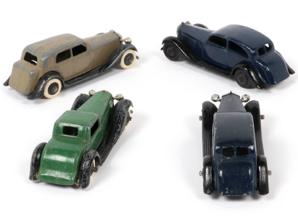 Lot 129 - DINKY TOYS (GB) (4)