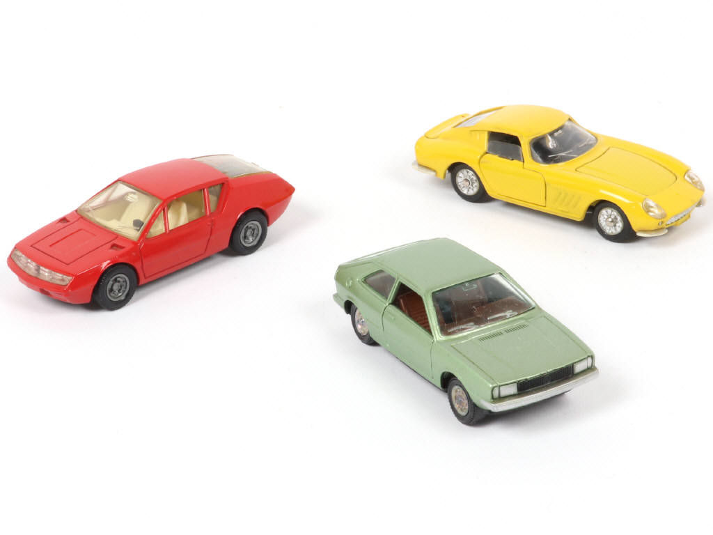 Lot 205 - DINKY TOYS (FRANCE) (3)