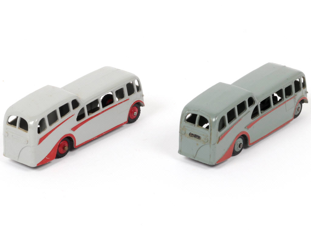 Lot 107 - DINKY TOYS (GB) (2)