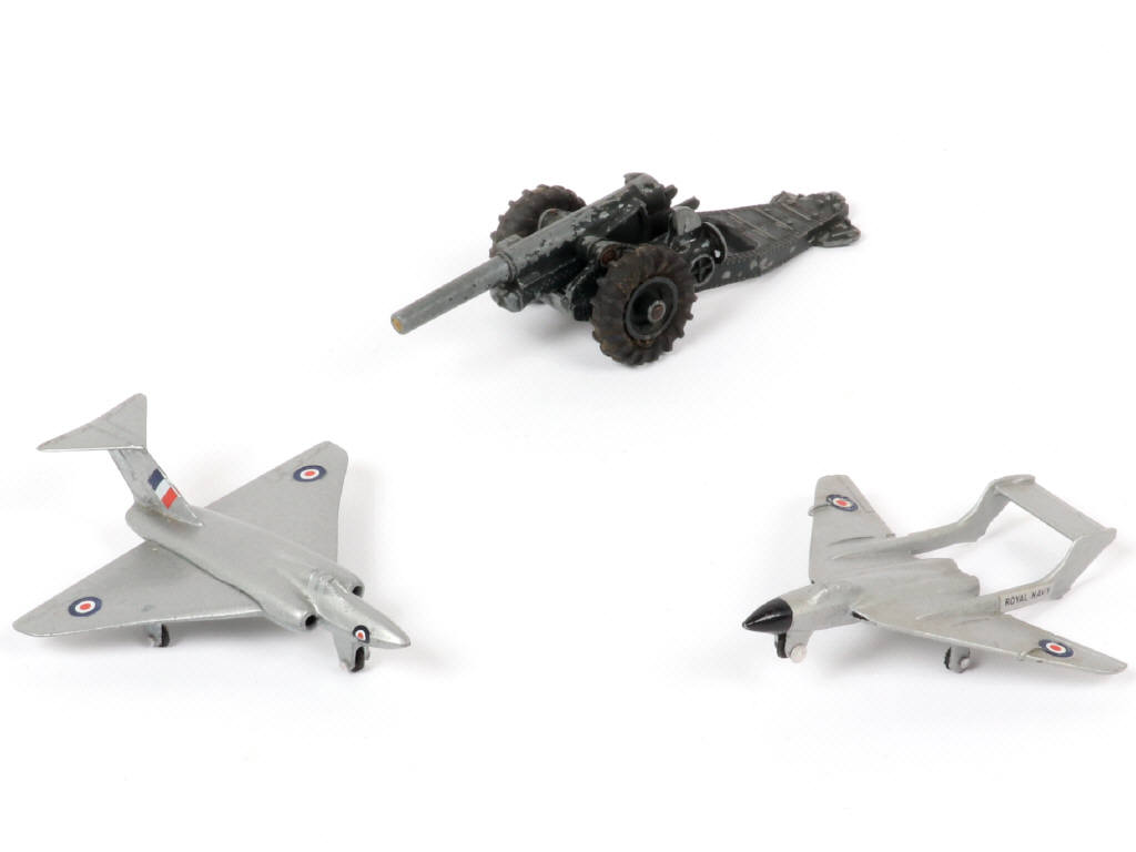 Lot 57 - NICKYTOYS (INDE) (3)