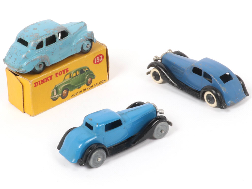 Lot 120 - DINKY TOYS (GB) (3)