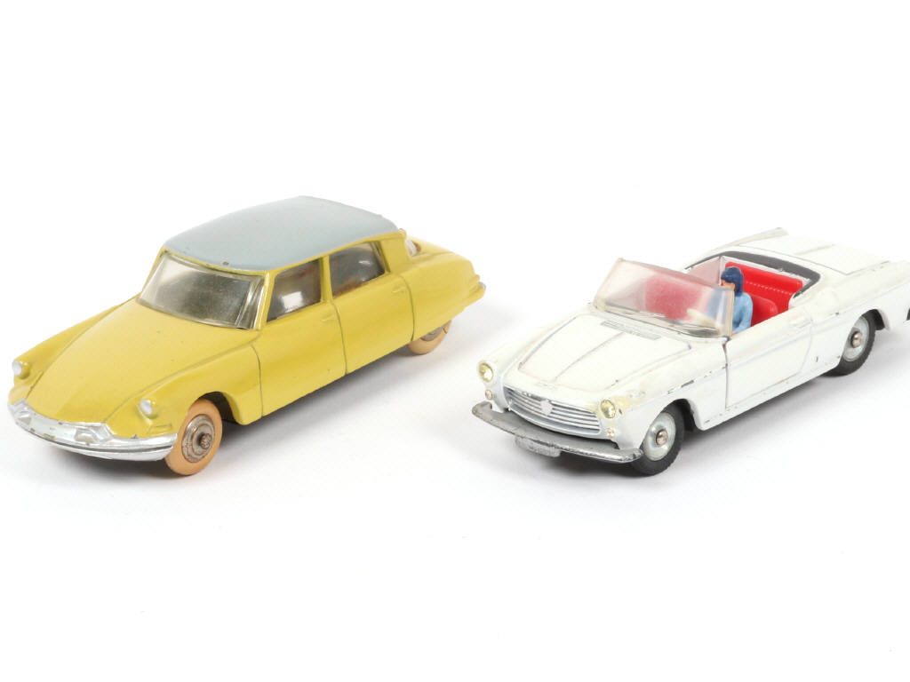 Lot 185 - DINKY TOYS (FRANCE) (2)