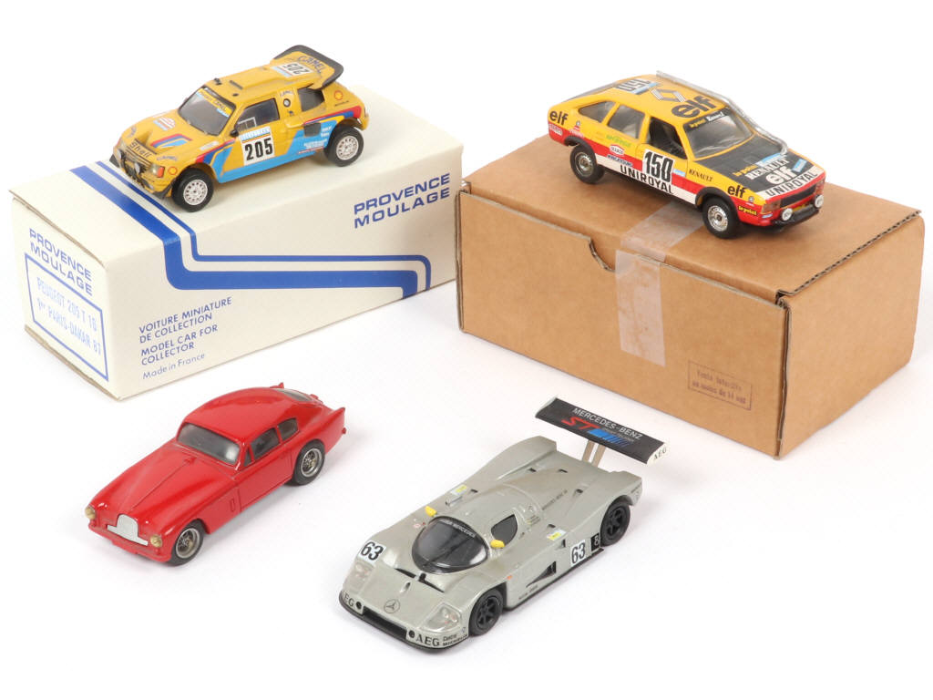 Lot 46 - DIVERS (4)