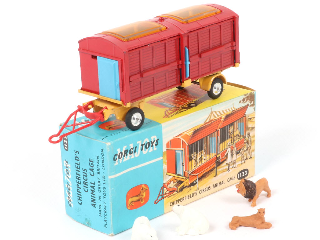 Lot 28 - CORGI TOYS (GB) (1)