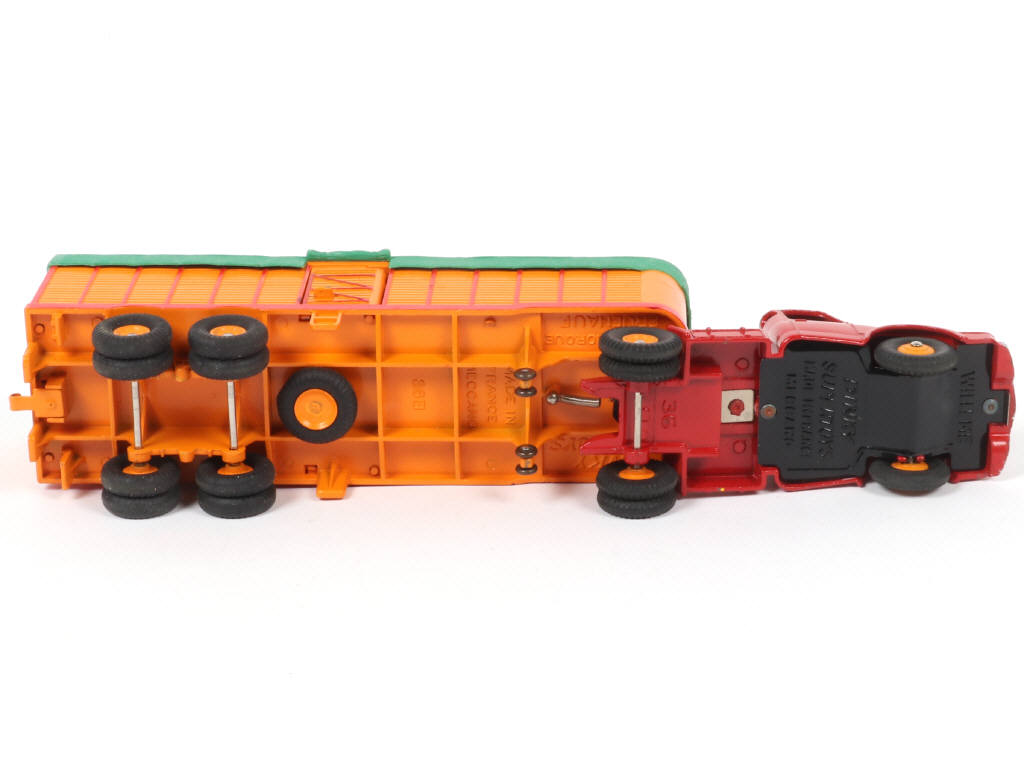 Lot 175 - DINKY TOYS (FRANCE) (1)